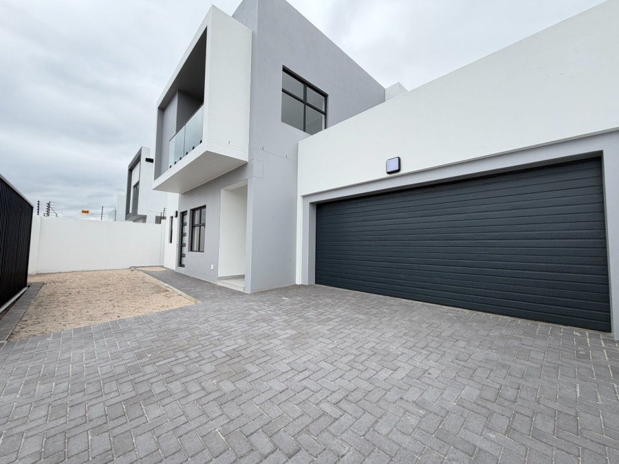 5 Bedroom Property for Sale in Sandown Western Cape